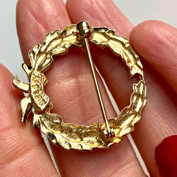 Vintage “Briar” Gold-Tone Laurel Wreath Brooch Signed - Picture 5 of 5